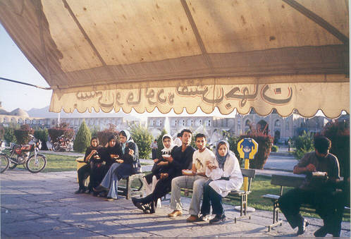 allo scatto della foto, in imam square, in Isphahan