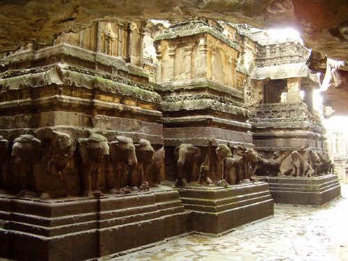 2ellora105.jpg (508772 byte)