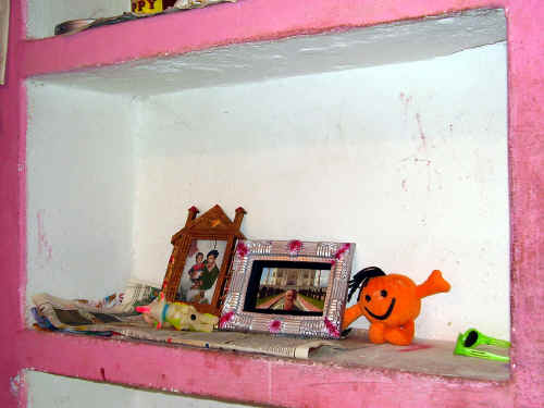 2house.jpg (401738 byte)