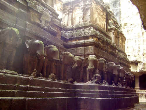 3ellora107.jpg (484773 byte)