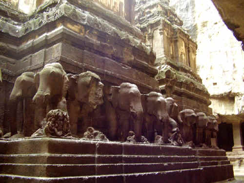 4ellora-108.jpg (488003 byte)