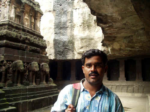 7elloraP1010161.jpg (391241 byte)