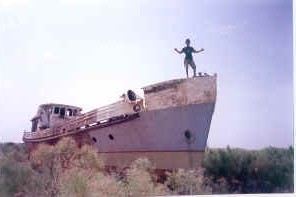 1ship.jpg (74167 byte)