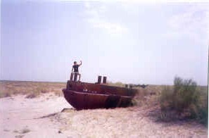 3ship.jpg (68621 byte)