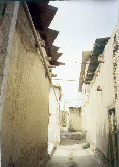 1street.jpg (83248 byte)