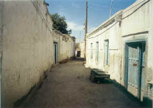 2street.jpg (76469 byte)