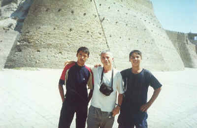 boys.jpg (59344 byte)