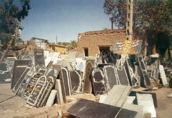 2lastretombali.jpg (76860 byte)