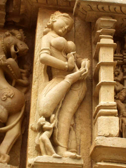 11khajurahoP6220164.jpg (364005 byte)