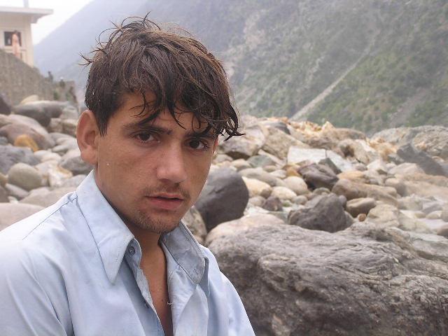 giovane ragazzo pakistano