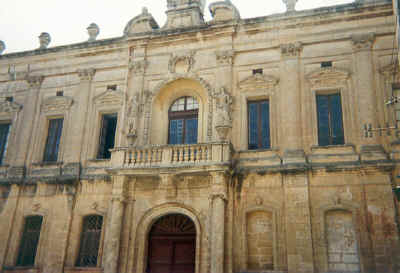 18medina.jpg (48023 byte)