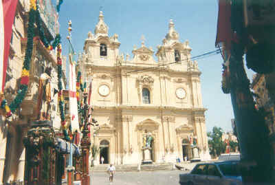 24chiesa.jpg (46780 byte)