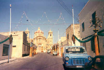 26chiesa.jpg (44358 byte)