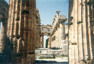 2paestum.jpg (61331 byte)