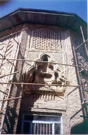 2gorgan.jpg (59672 byte)